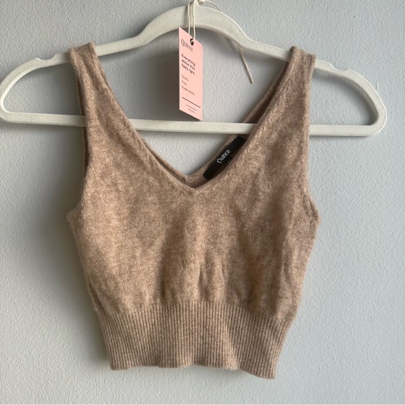 NWOT Quince Mongolian Cashmere Cropped Tank Sleeveless Knitted Top Oatmeal - Picture 5 of 8